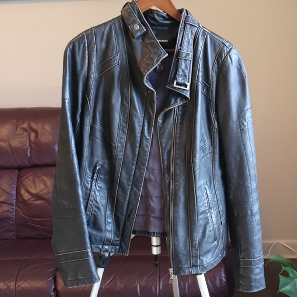 Leather coat - Picture 2 of 6